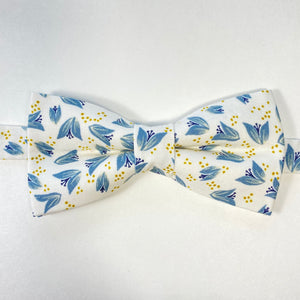 
                  
                    Floral Bloom Print Bow Tie
                  
                