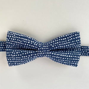 
                  
                    White Dot Bow Tie
                  
                